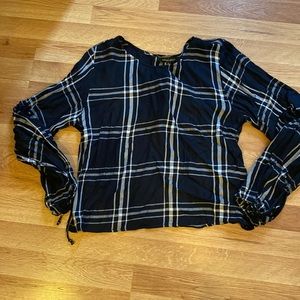 Style envy navy white plaid cropped blouse size large
